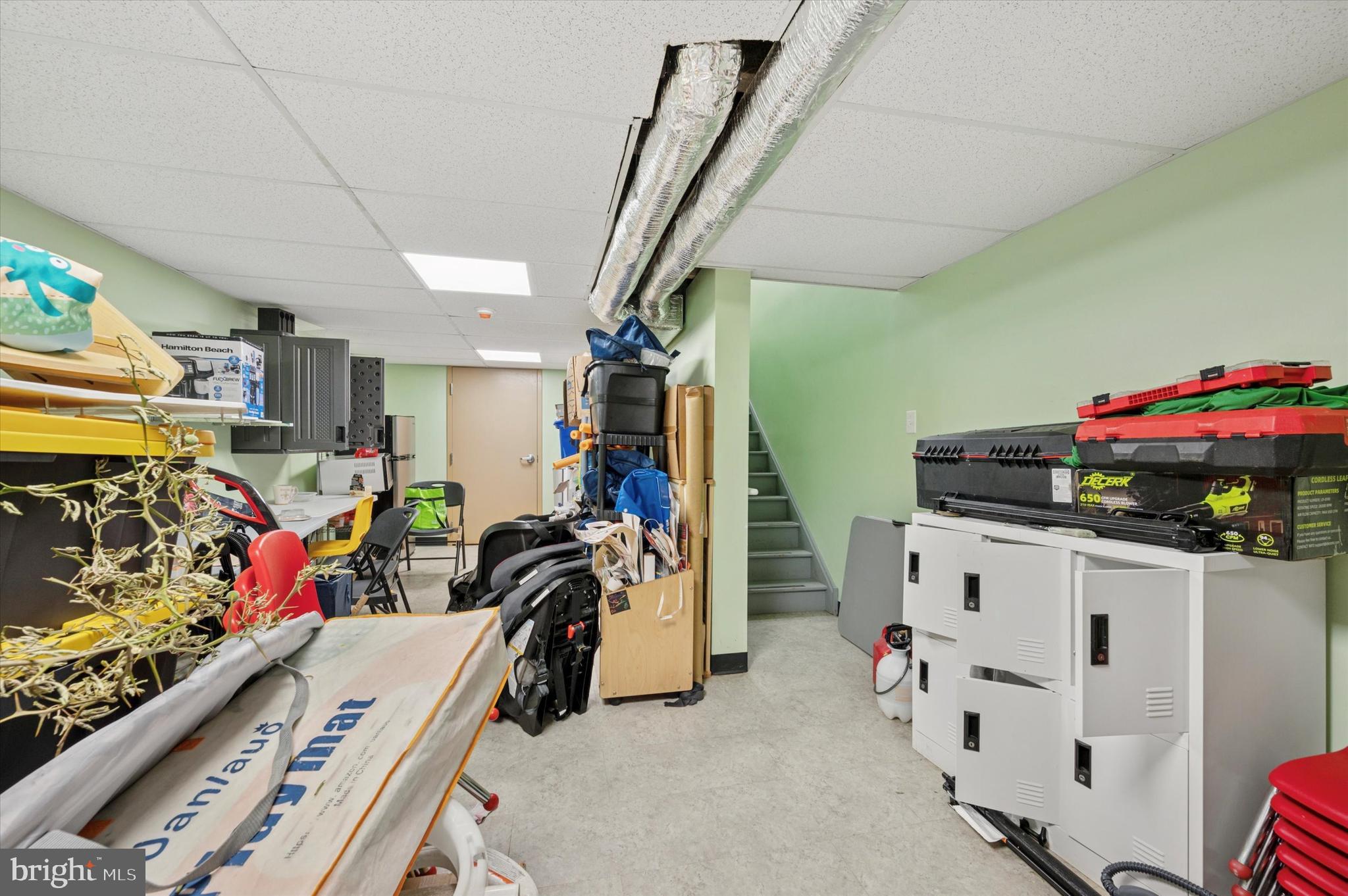 UNIVERSITY CITY - Residential Income