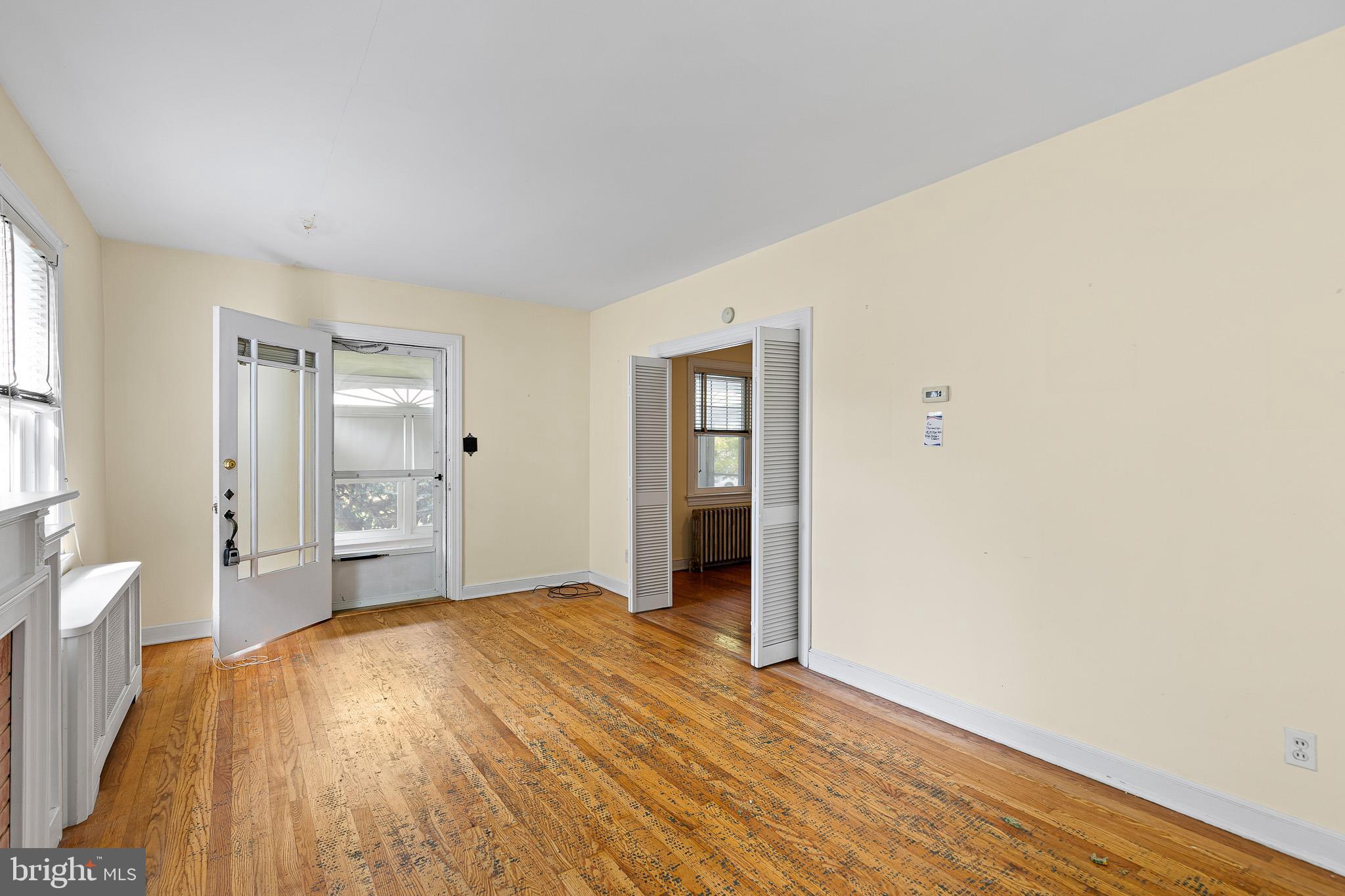 10 W HOLLY OAK ROAD