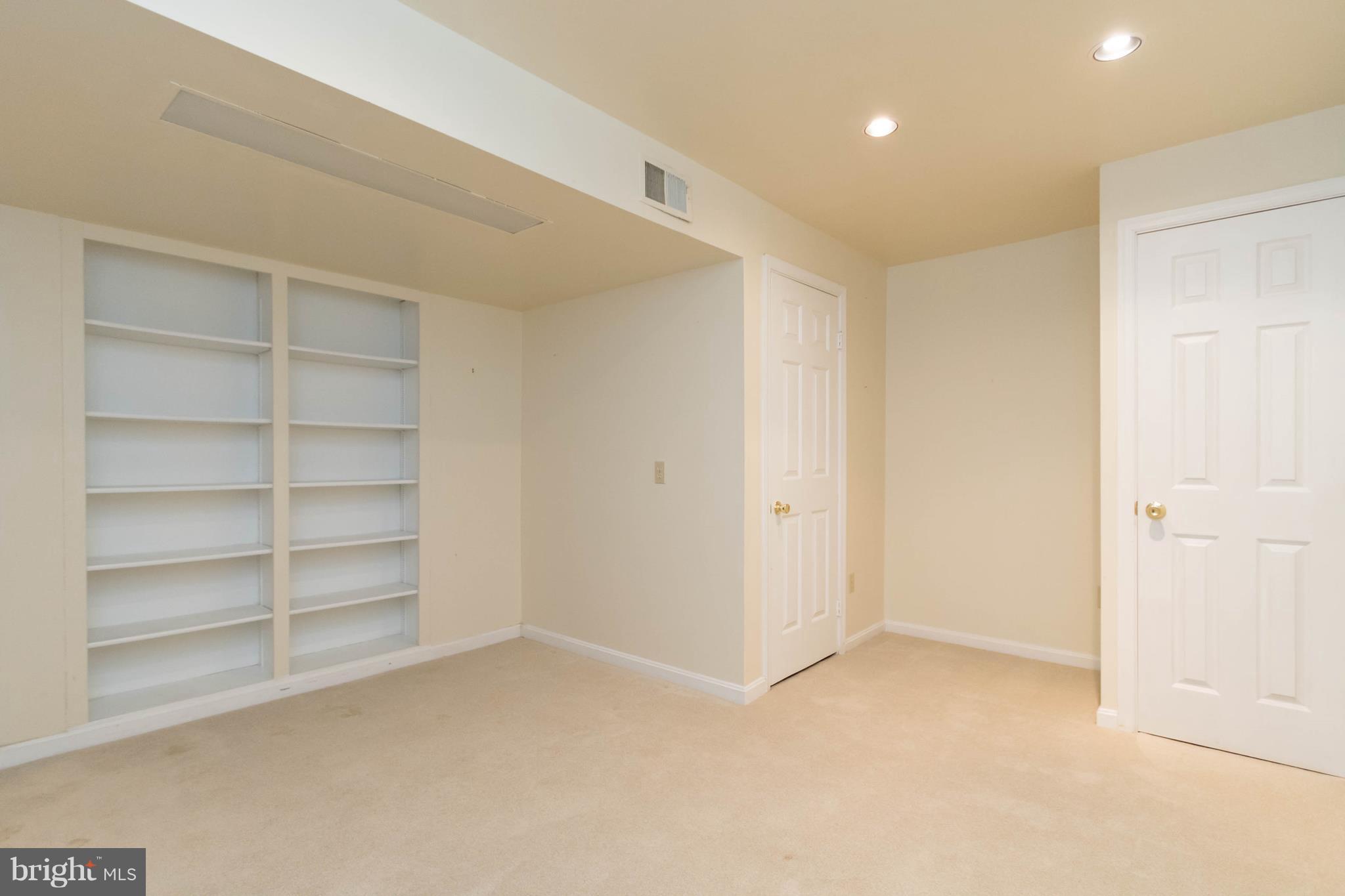 FAIR OAKS ESTATES - Residential