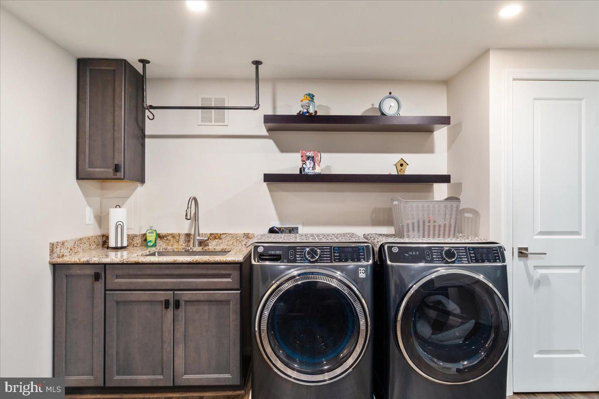 BARCROFT WOODS - Residential