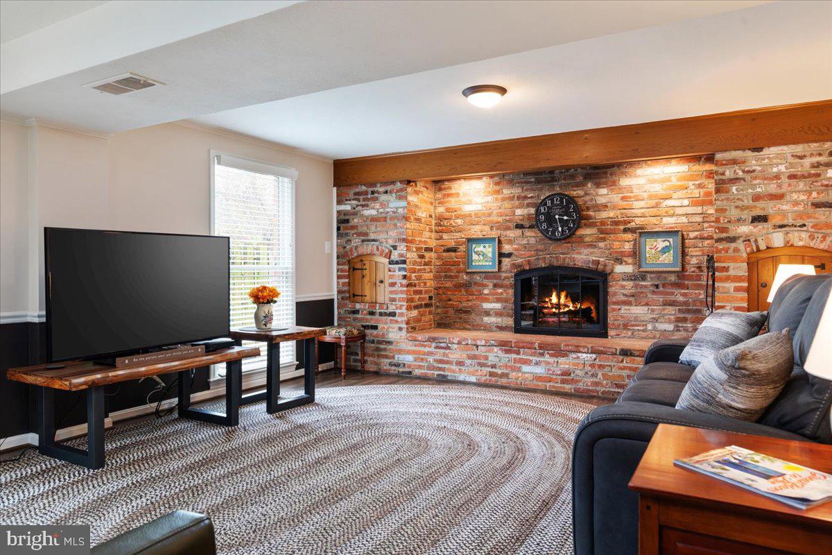 BARCROFT WOODS - Residential