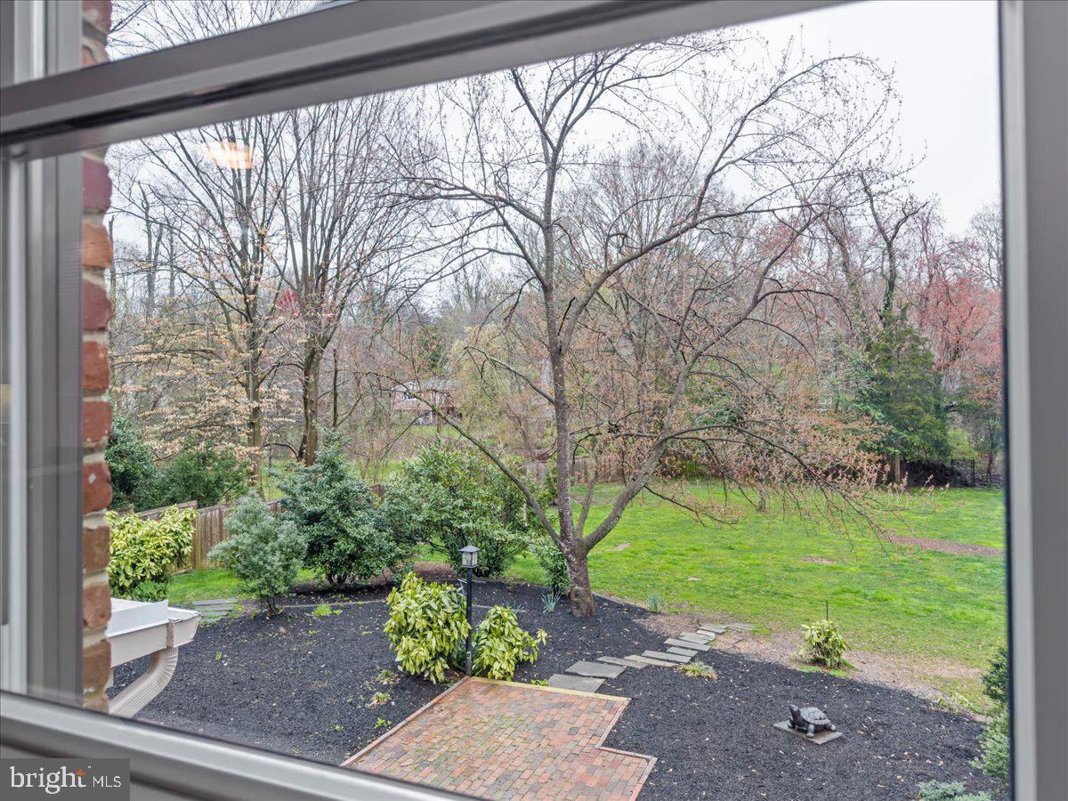 BARCROFT WOODS - Residential