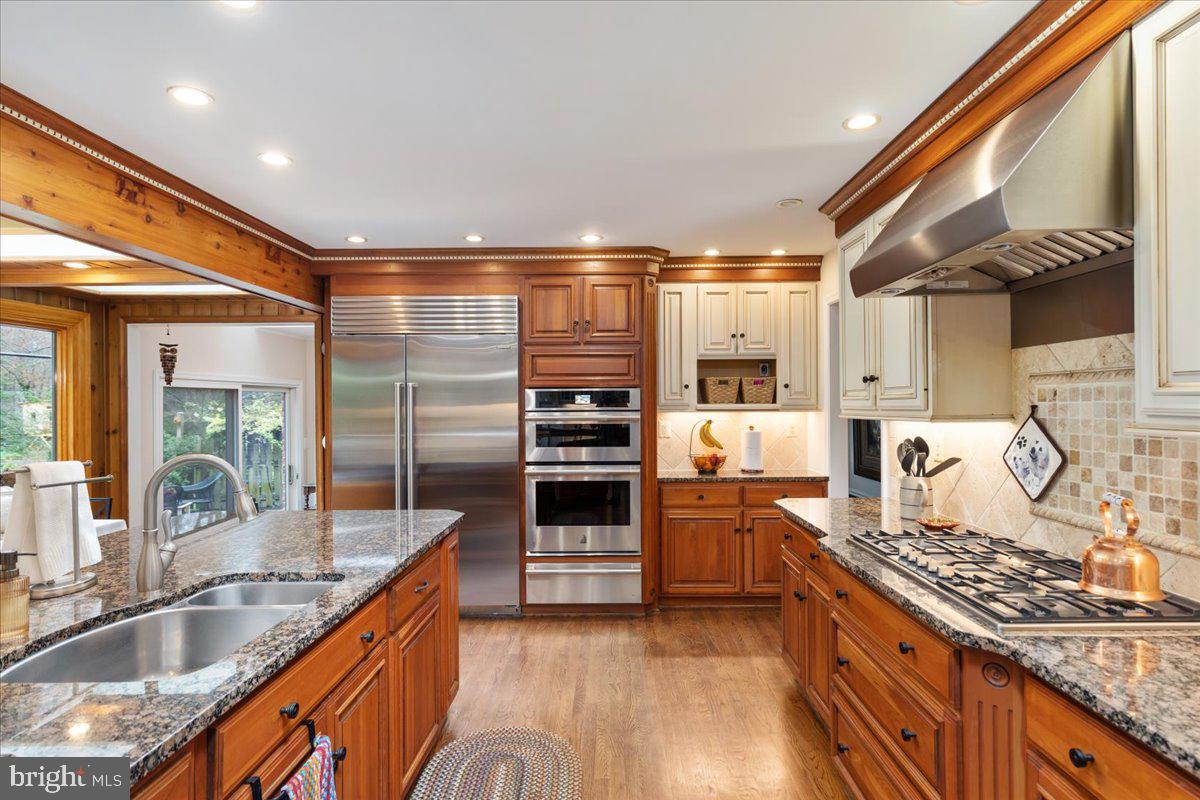 BARCROFT WOODS - Residential