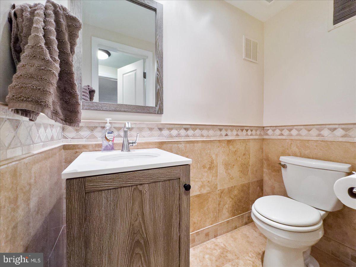 BARCROFT WOODS - Residential