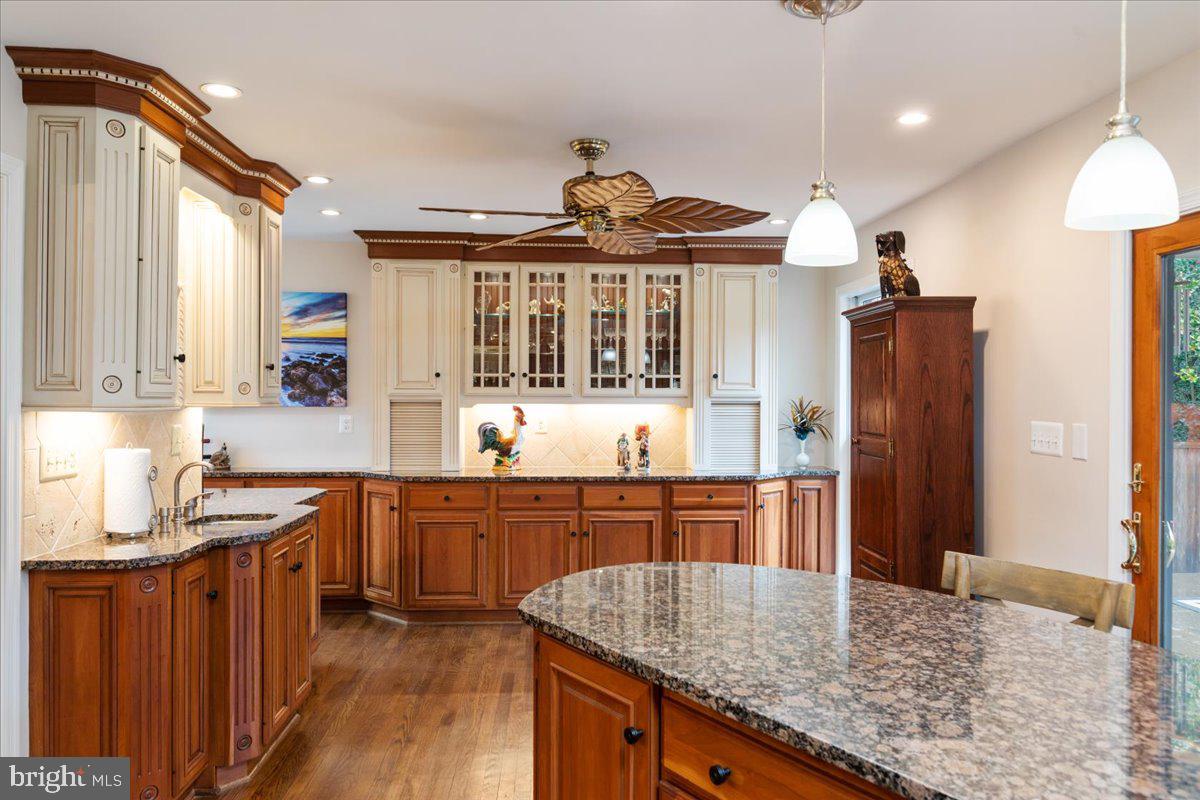 BARCROFT WOODS - Residential