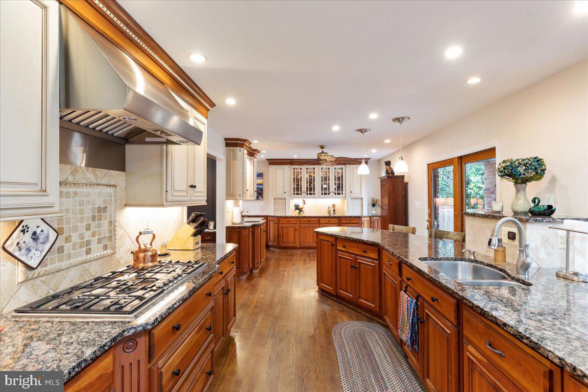 BARCROFT WOODS - Residential