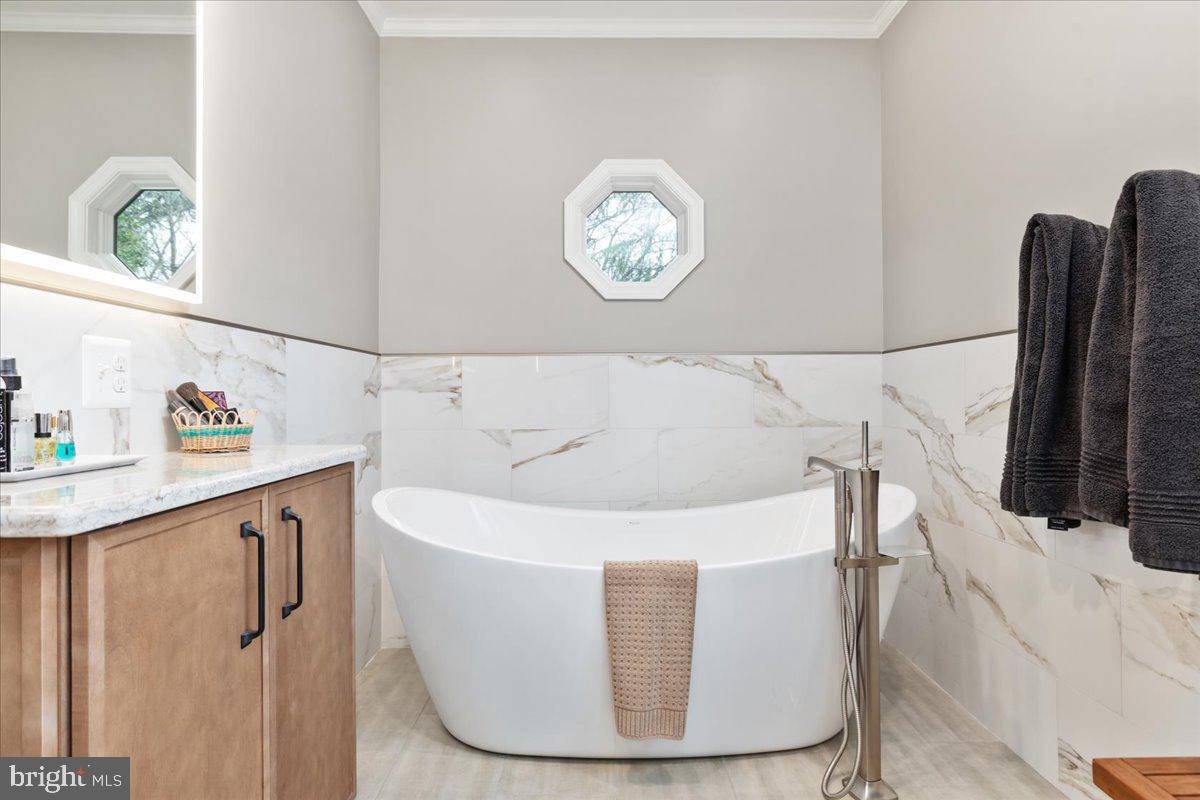 BARCROFT WOODS - Residential