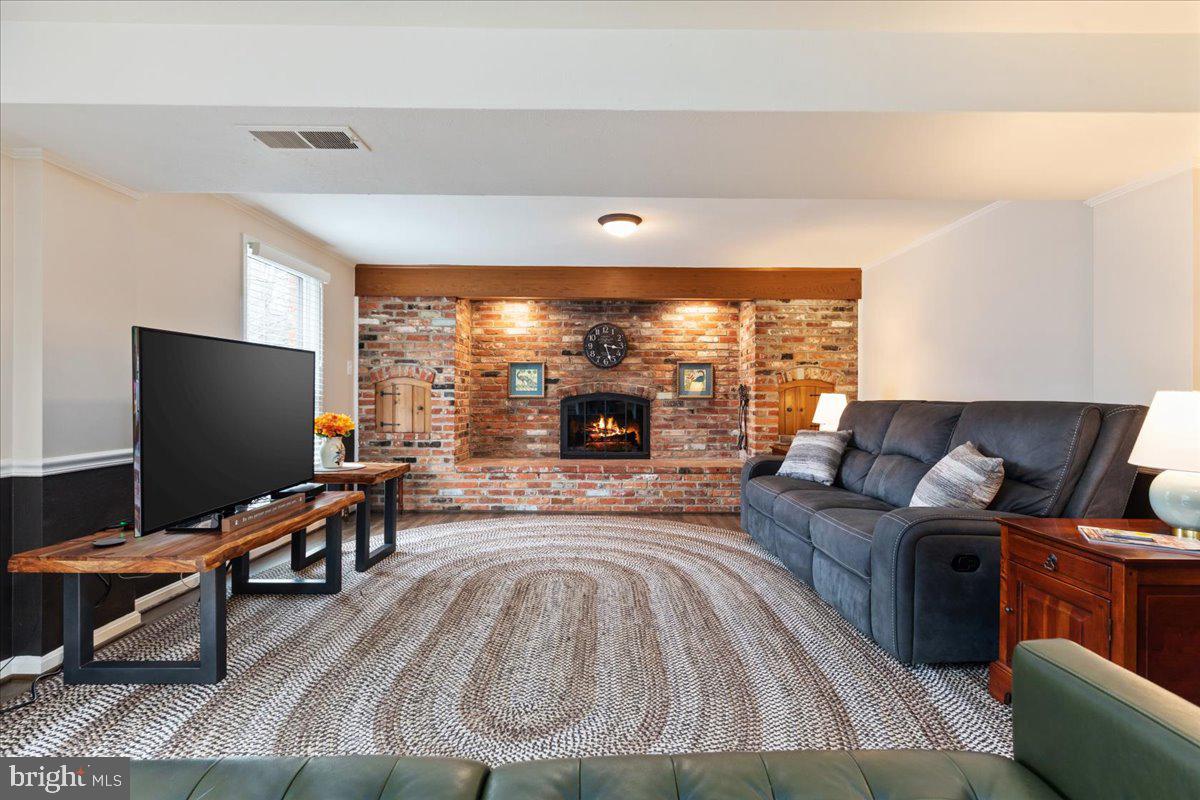 BARCROFT WOODS - Residential