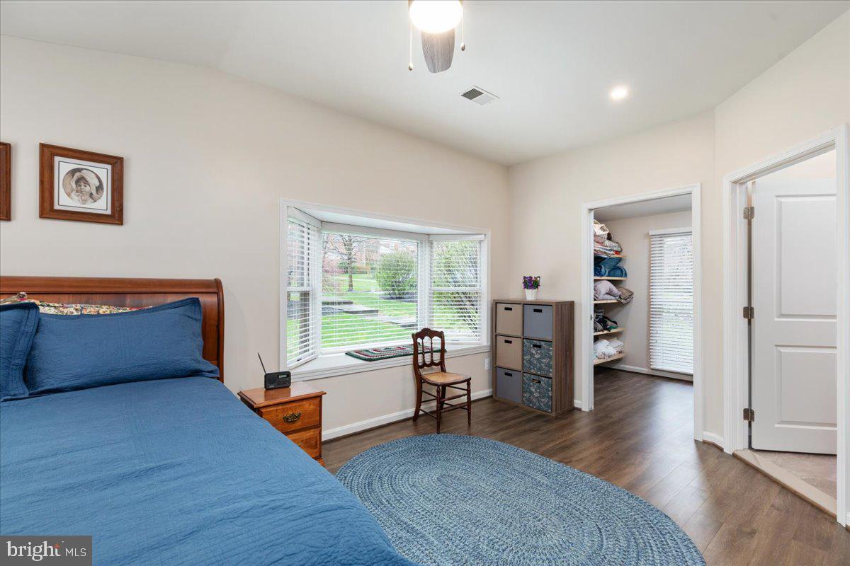 BARCROFT WOODS - Residential