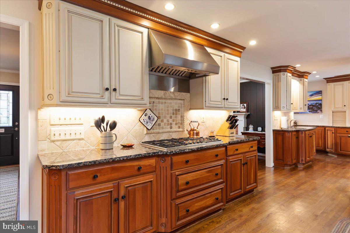 BARCROFT WOODS - Residential