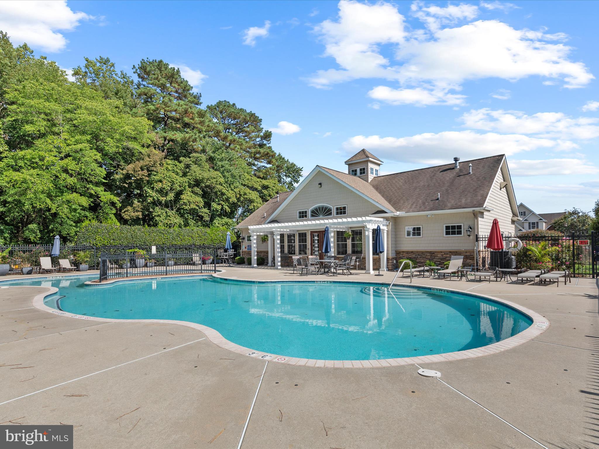 ROWENS MILL - Residential