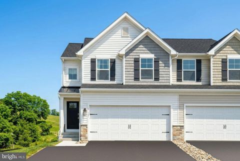 Townhouse For Sale - 151 Bristlewood Lane #LOT 215<br/> Centre County, BELLEFONTE, PA 16823