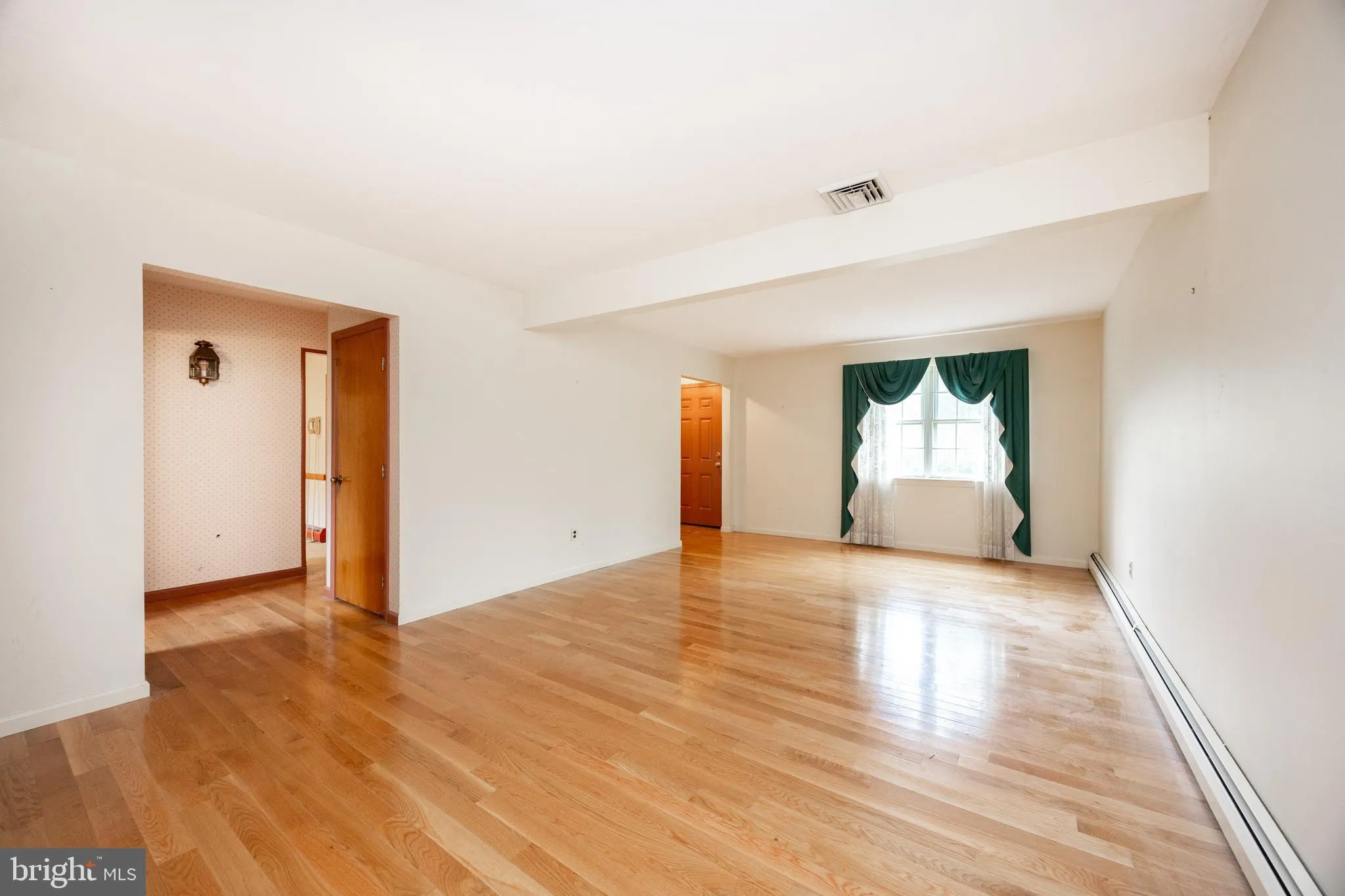 Collegeville, Pennsylvania 19426, United States, 4 Bedrooms Bedrooms, ,2 BathroomsBathrooms,Residential,Pending,132347