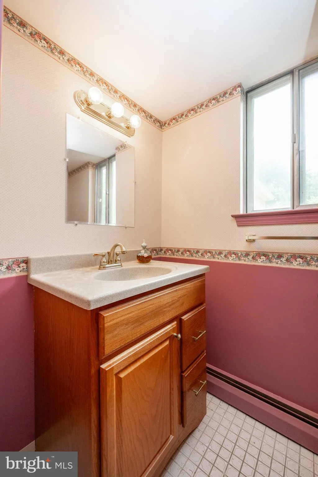 Collegeville, Pennsylvania 19426, United States, 4 Bedrooms Bedrooms, ,2 BathroomsBathrooms,Residential,Pending,132347