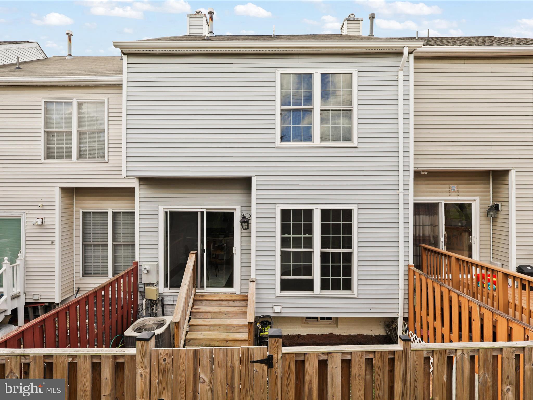 FAIRVIEW SQUARE - Residential