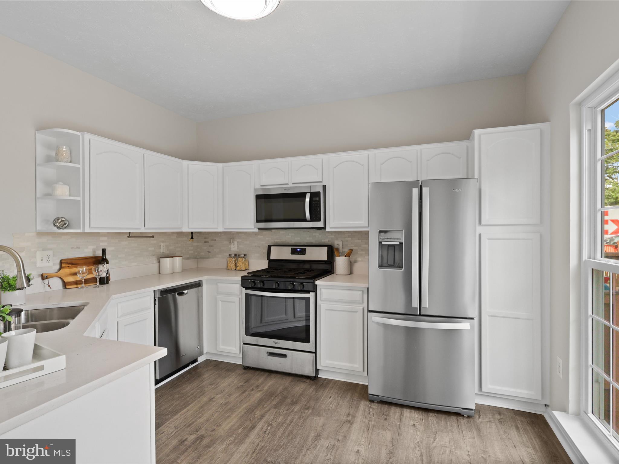 FAIRVIEW SQUARE - Residential