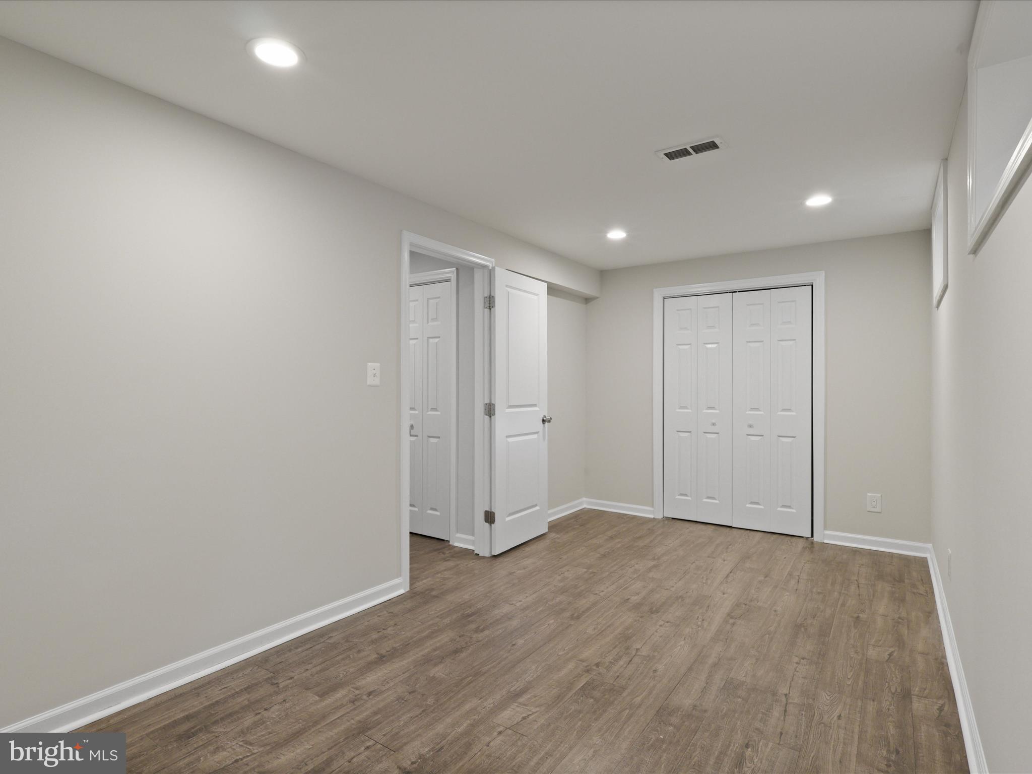 FAIRVIEW SQUARE - Residential