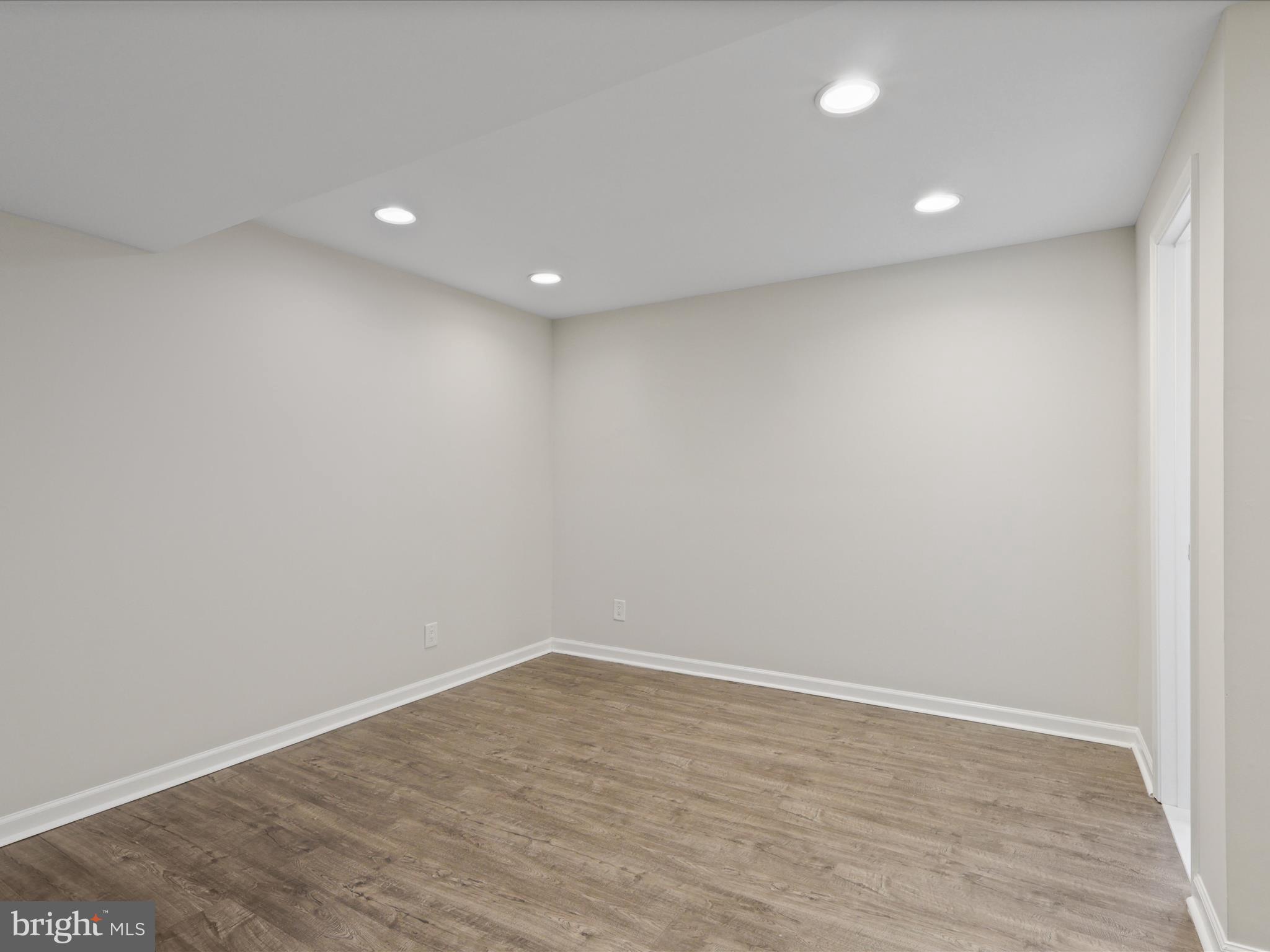 FAIRVIEW SQUARE - Residential