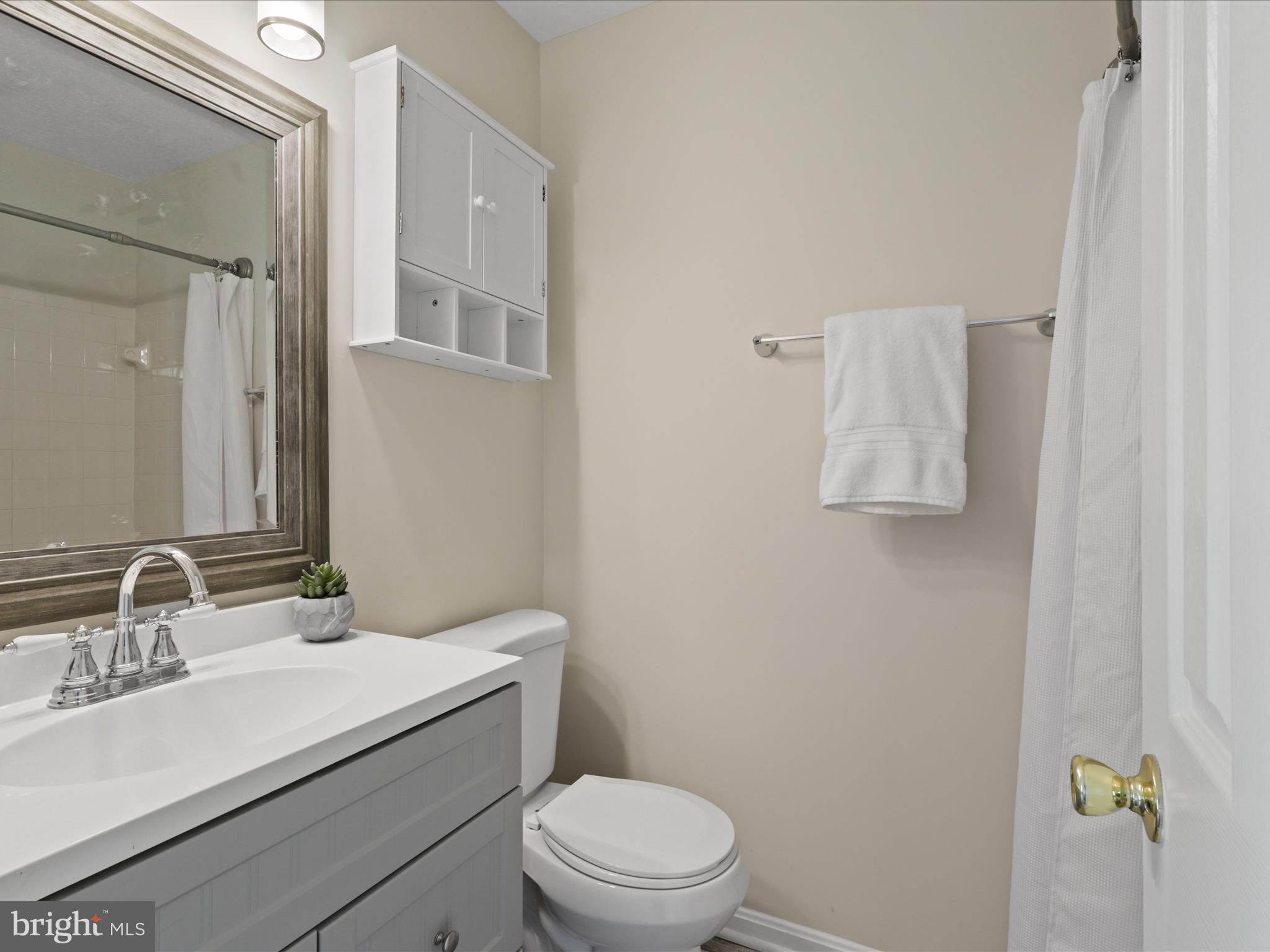 FAIRVIEW SQUARE - Residential