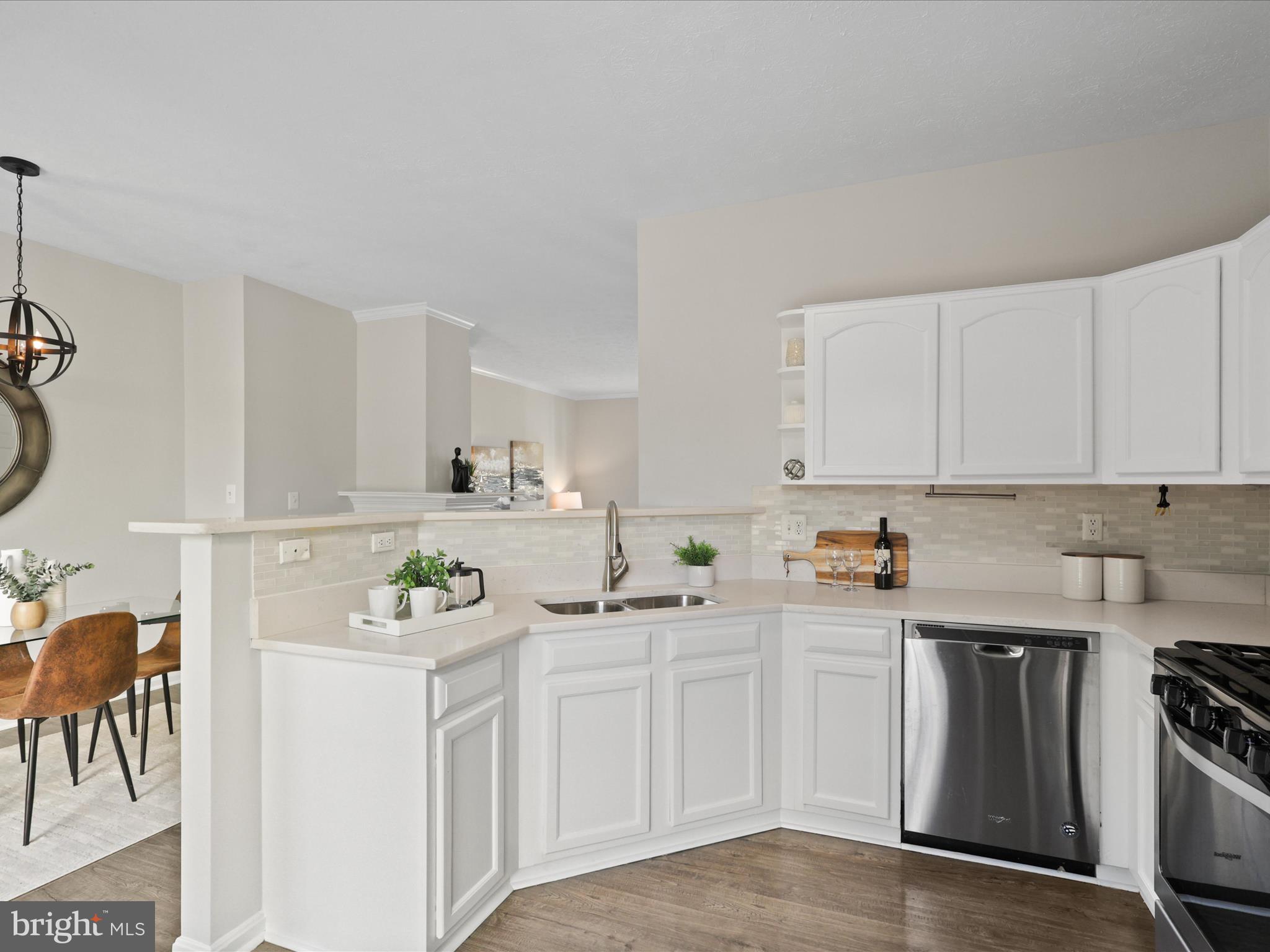 FAIRVIEW SQUARE - Residential