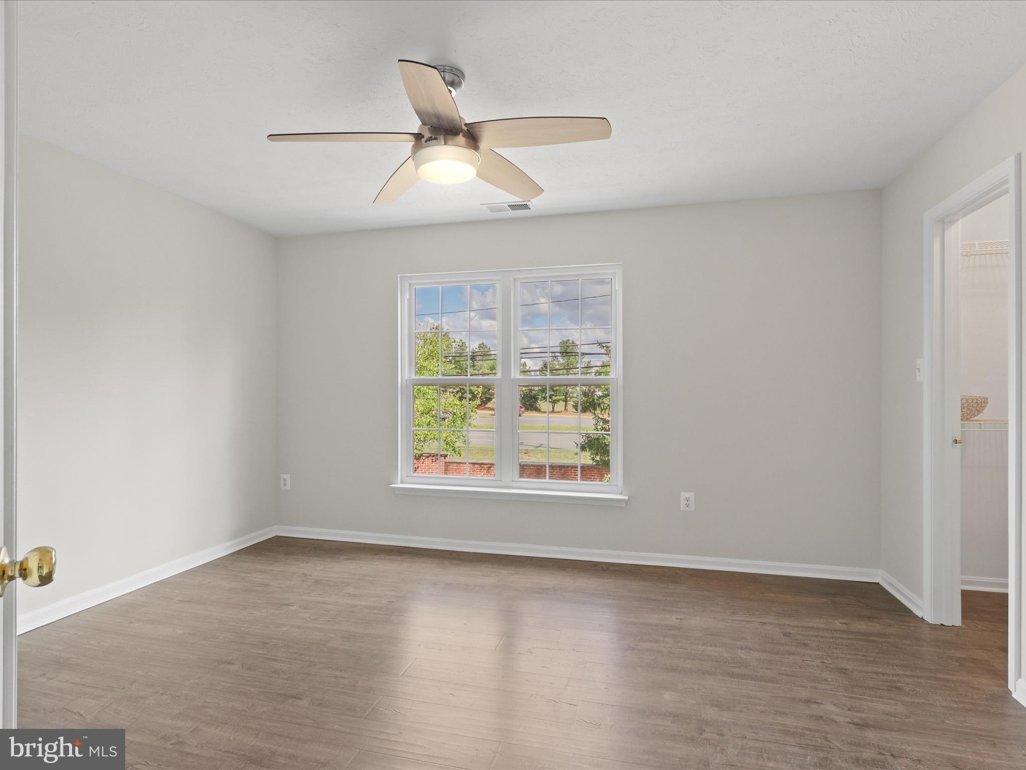 FAIRVIEW SQUARE - Residential