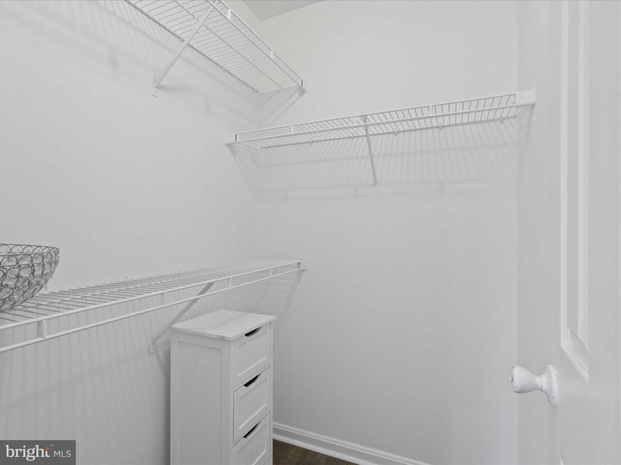 FAIRVIEW SQUARE - Residential