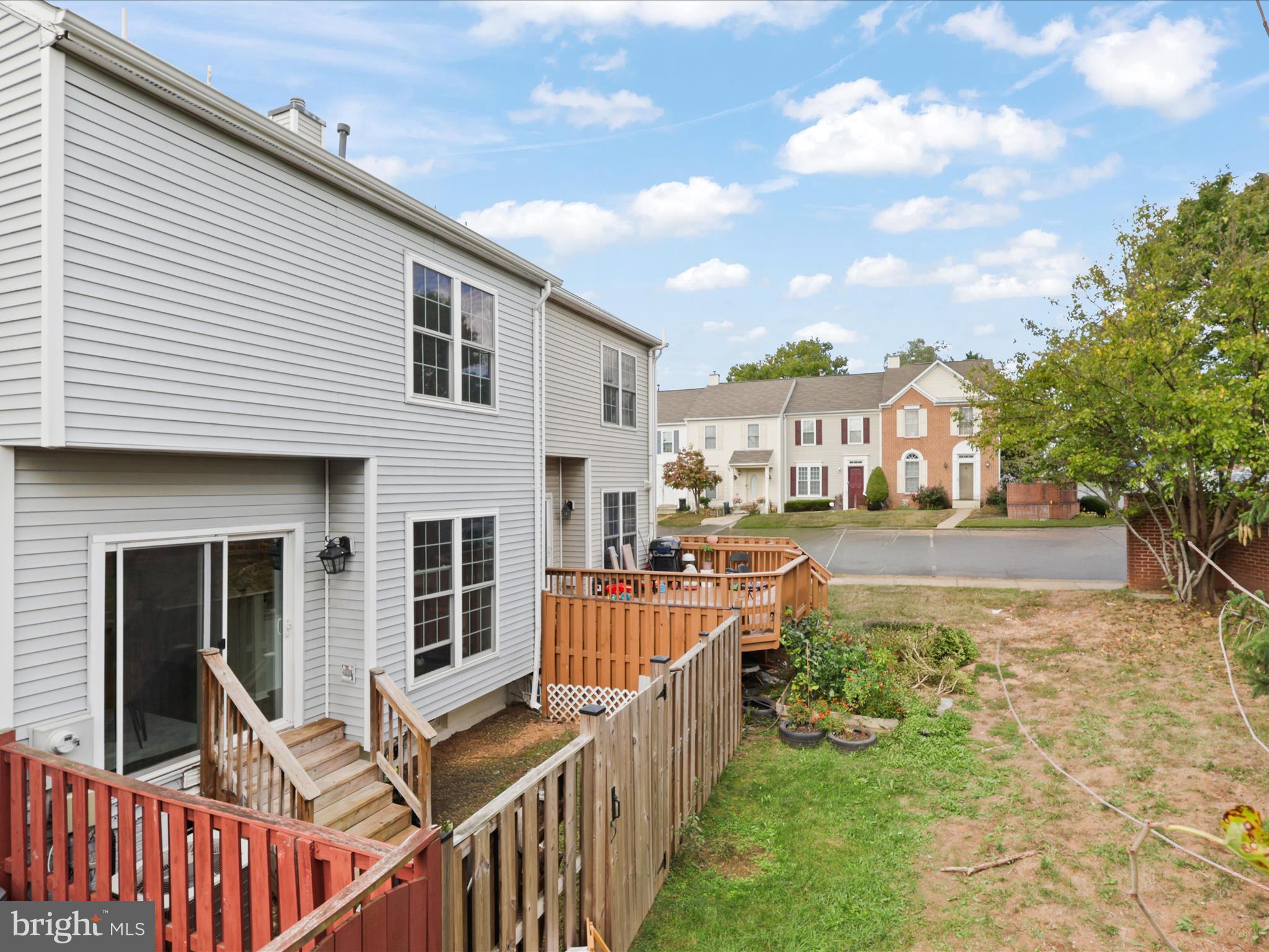 FAIRVIEW SQUARE - Residential