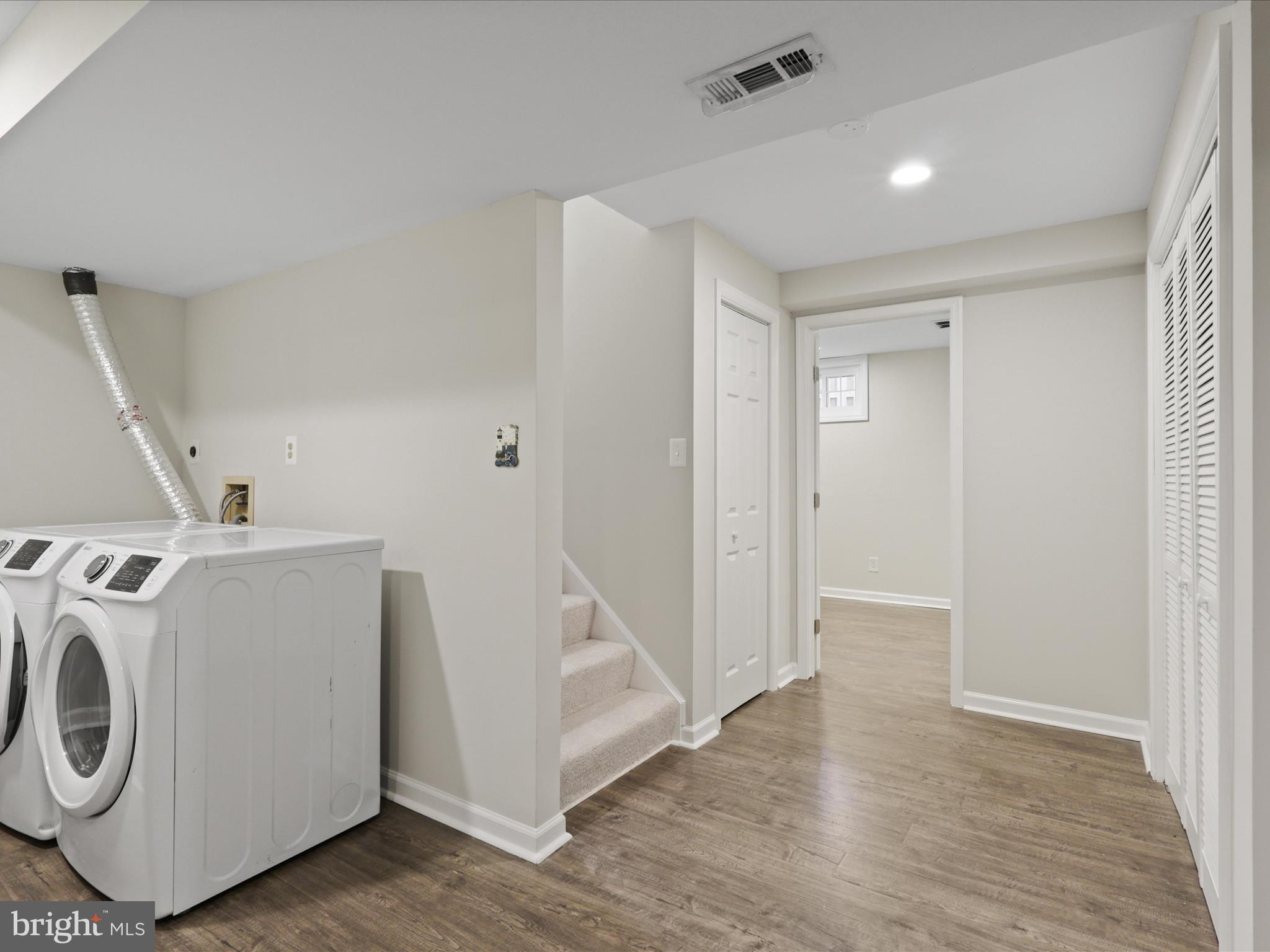 FAIRVIEW SQUARE - Residential