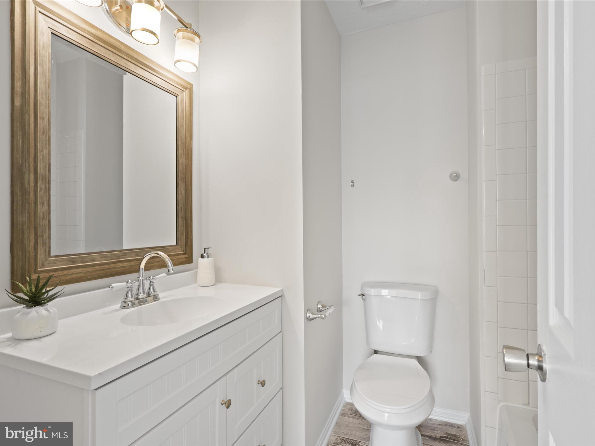 FAIRVIEW SQUARE - Residential