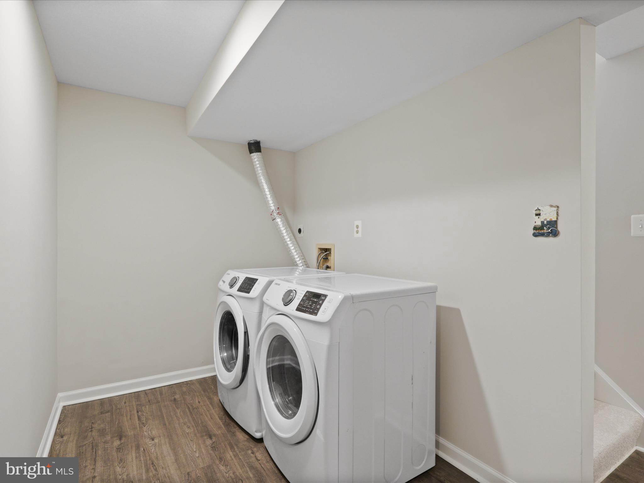 FAIRVIEW SQUARE - Residential