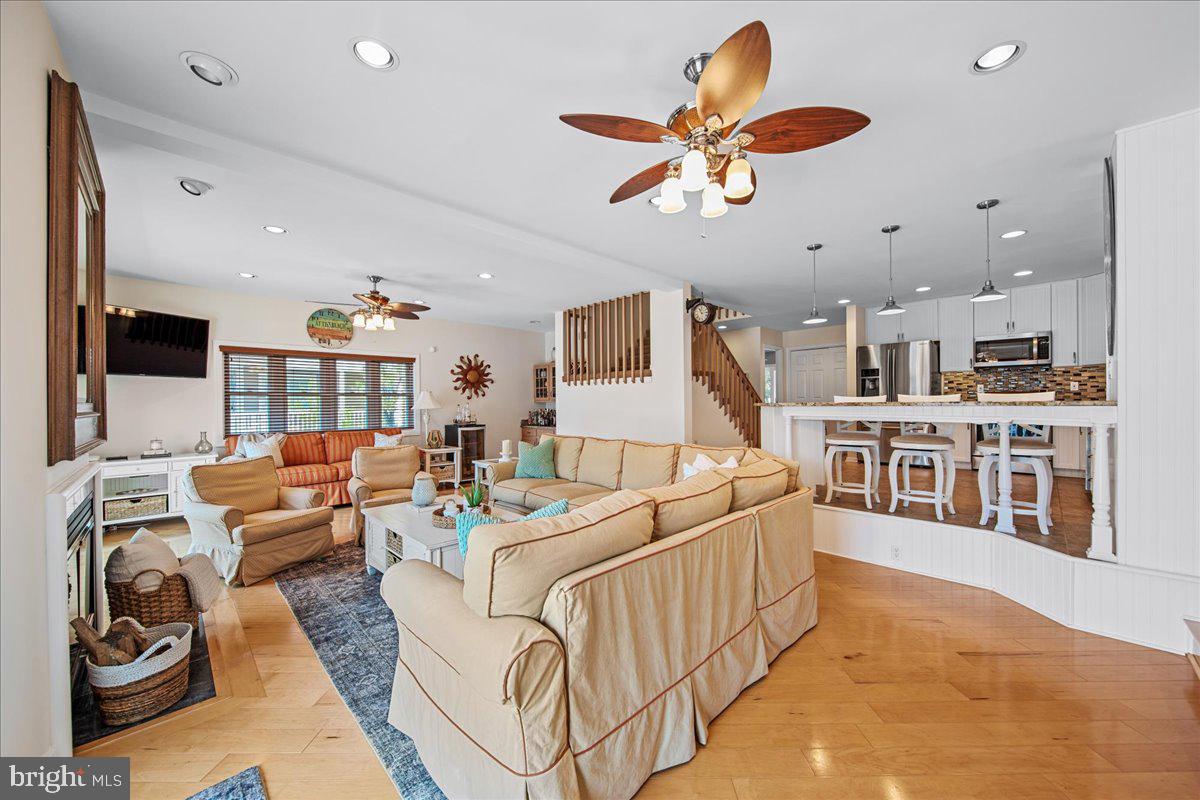 BREAKWATER BEACH - Residential