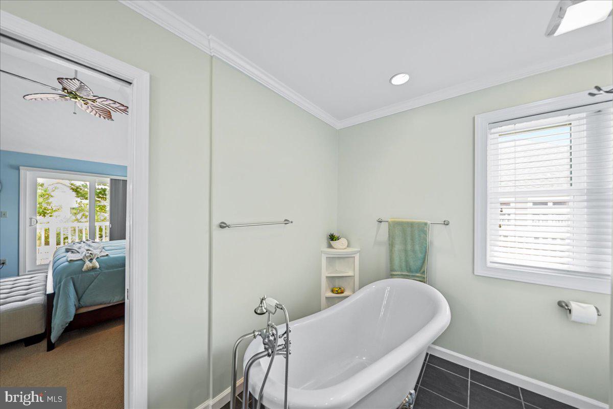 BREAKWATER BEACH - Residential