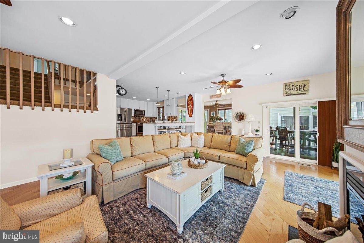 BREAKWATER BEACH - Residential