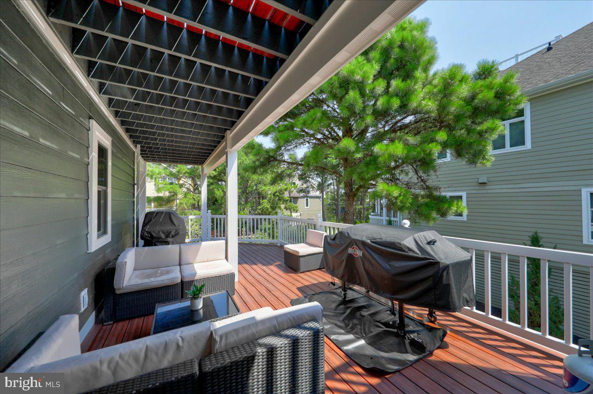 BREAKWATER BEACH - Residential