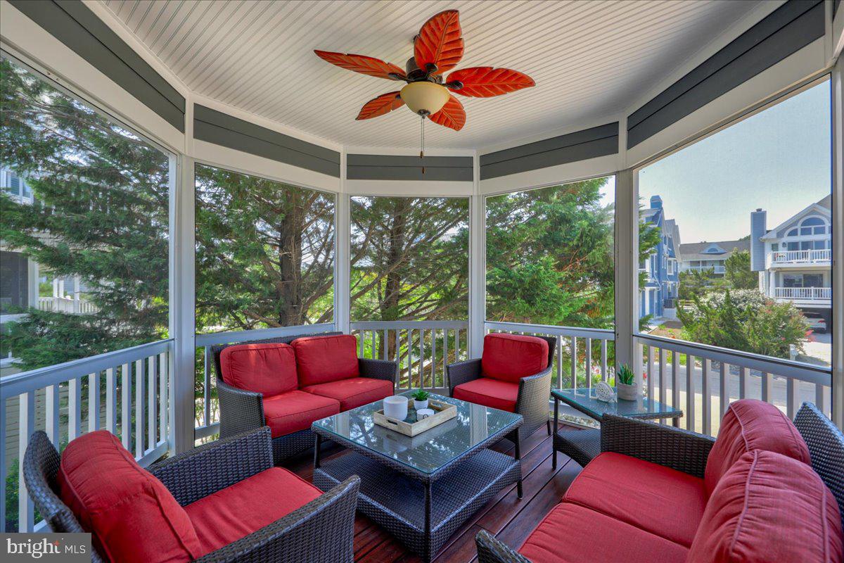 BREAKWATER BEACH - Residential