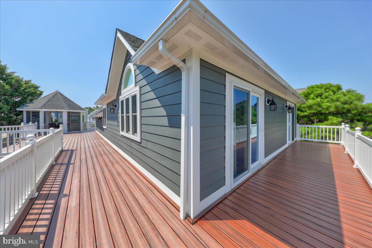 BREAKWATER BEACH - Residential