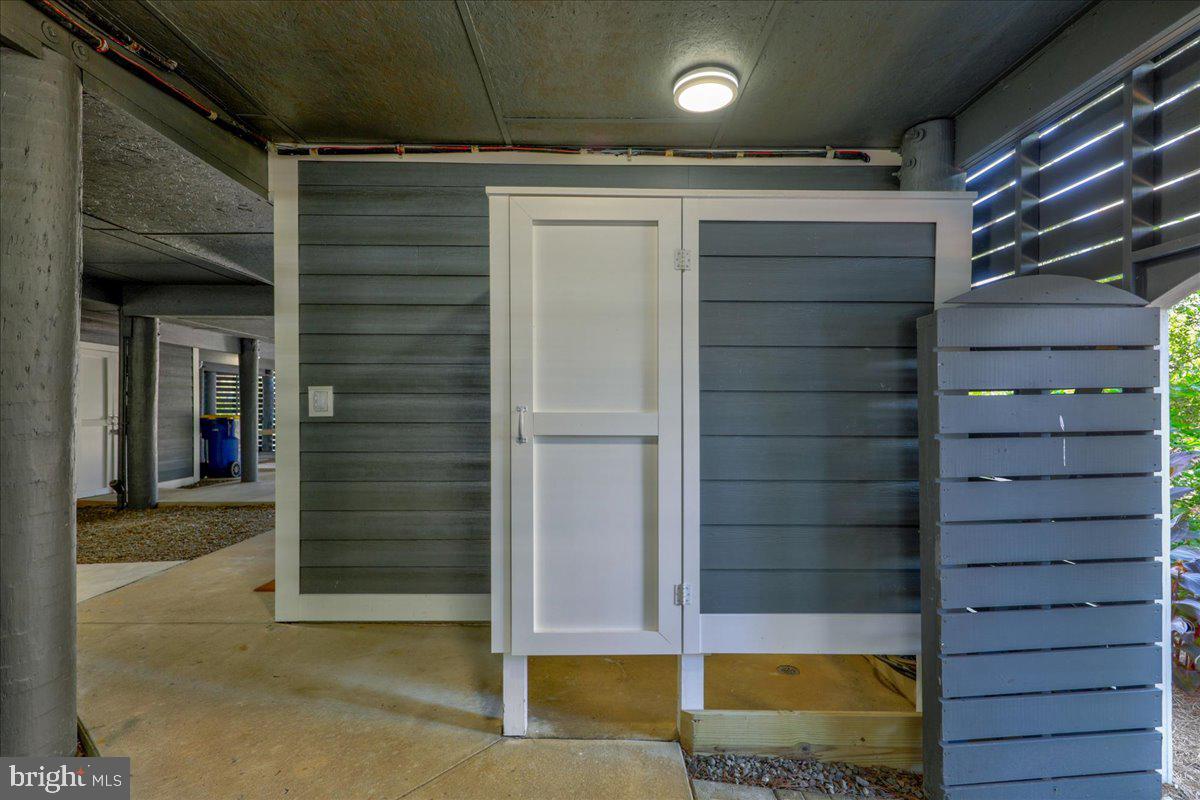 BREAKWATER BEACH - Residential