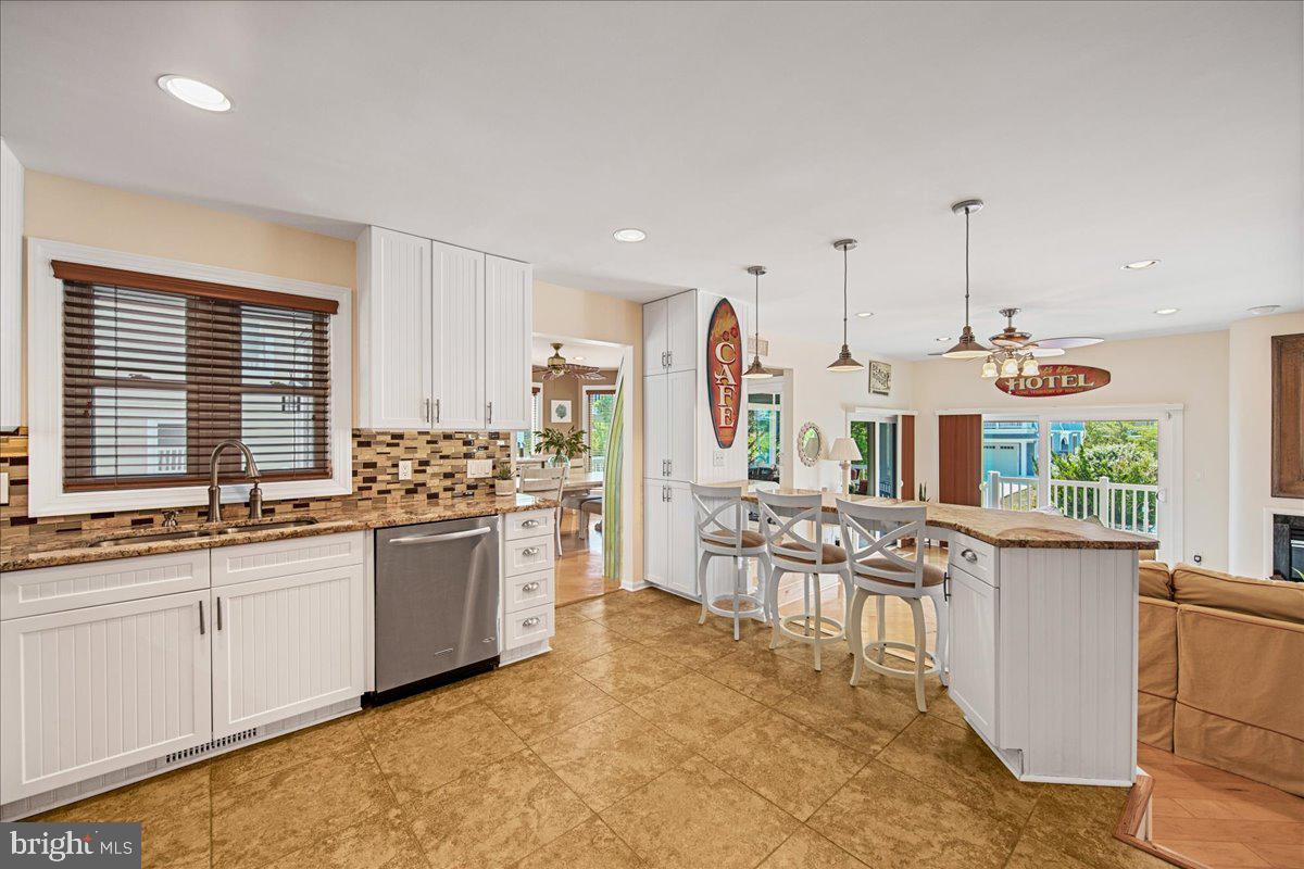 BREAKWATER BEACH - Residential