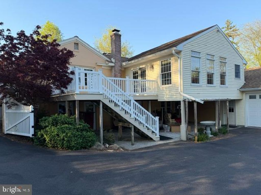 Photo of 444 Donegal Springs Rd, MOUNT JOY, PA 17552 (MLS # PALA2086874)