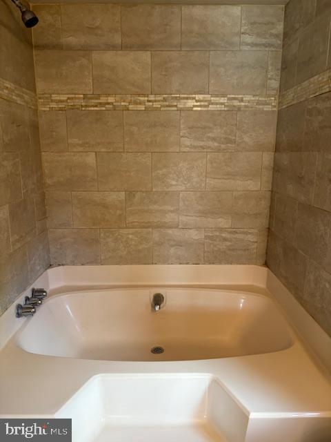 VALLEY FORGE CROSSIN - Residential Lease