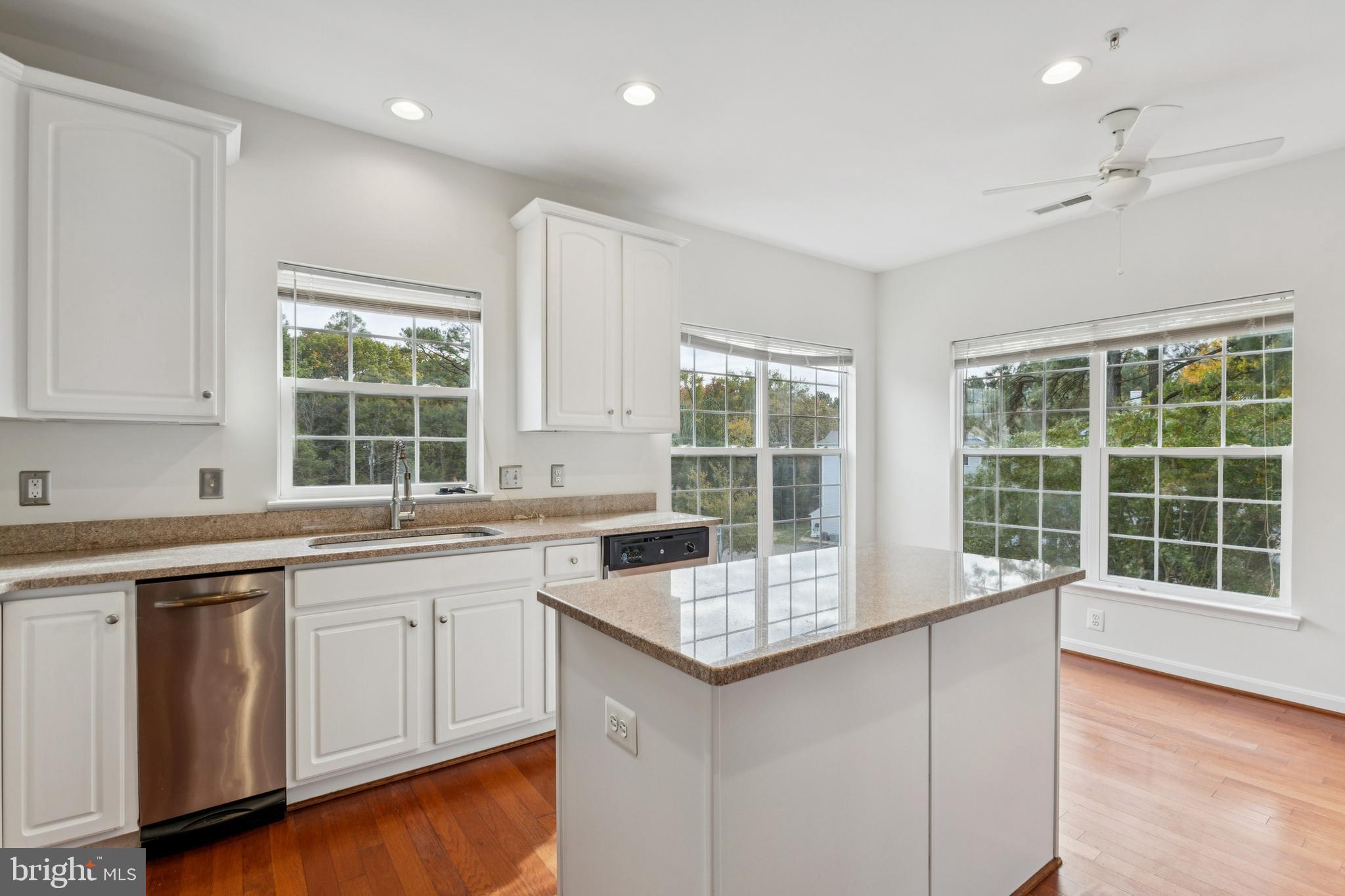 SOLOMONS LANDING - Residential