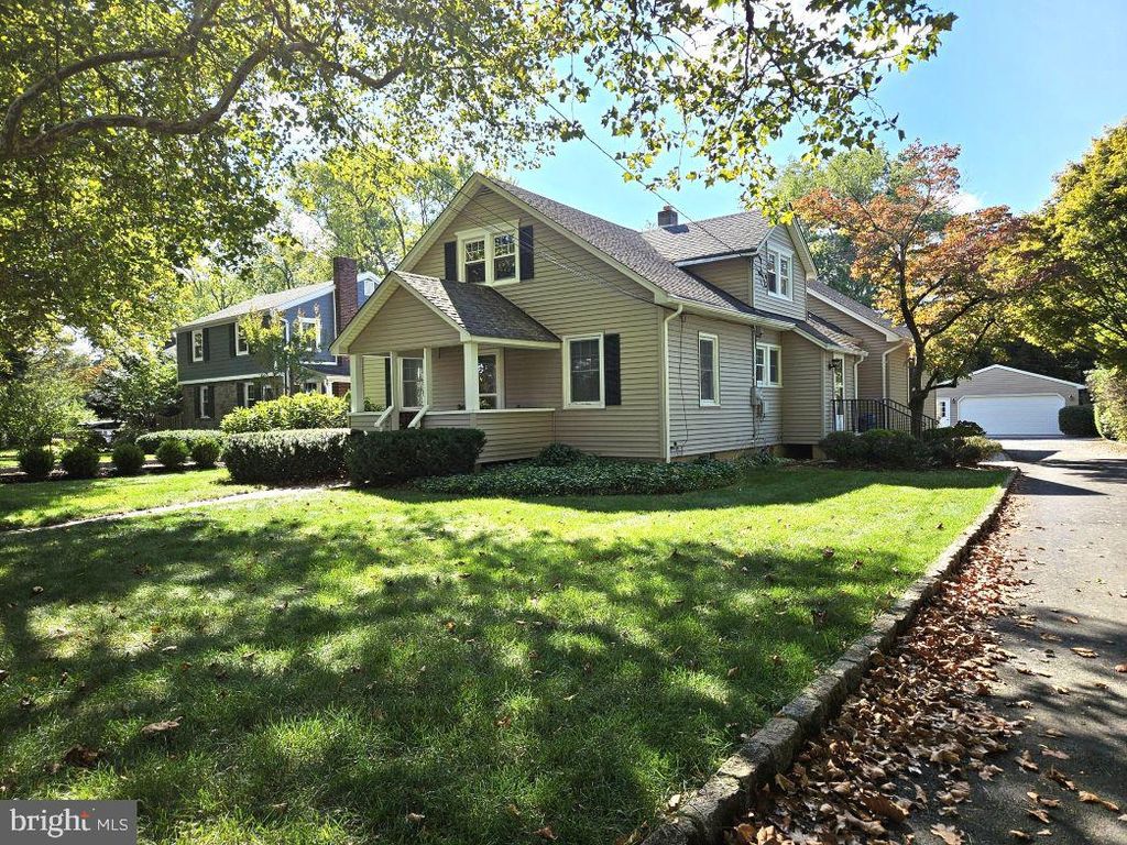 Photo of 1 Parkway Avenue, PLAINSBORO, NJ 08536 (MLS # NJMX2010580)