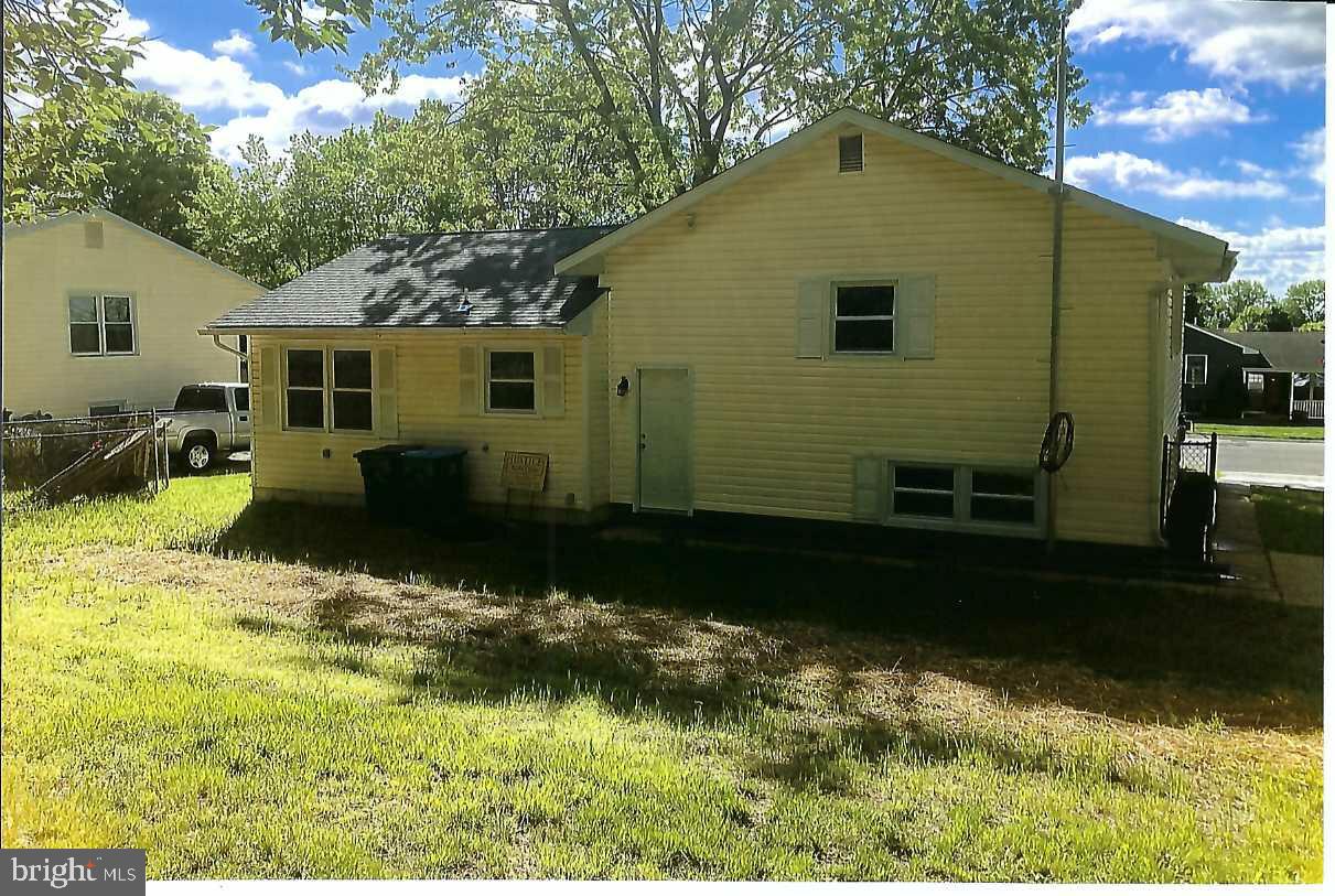 235 COURTNEY DRIVE