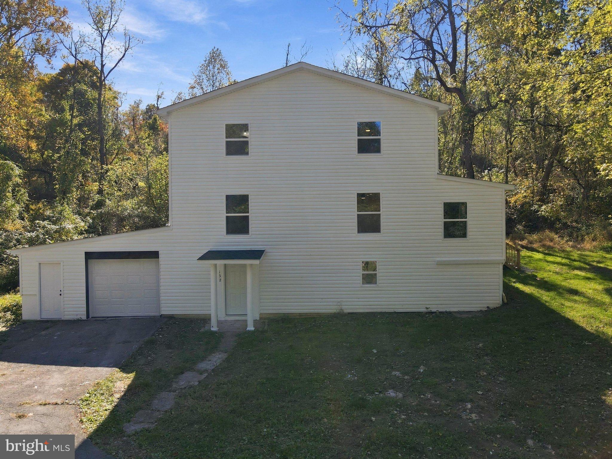 132 RIVERVIEW DRIVE