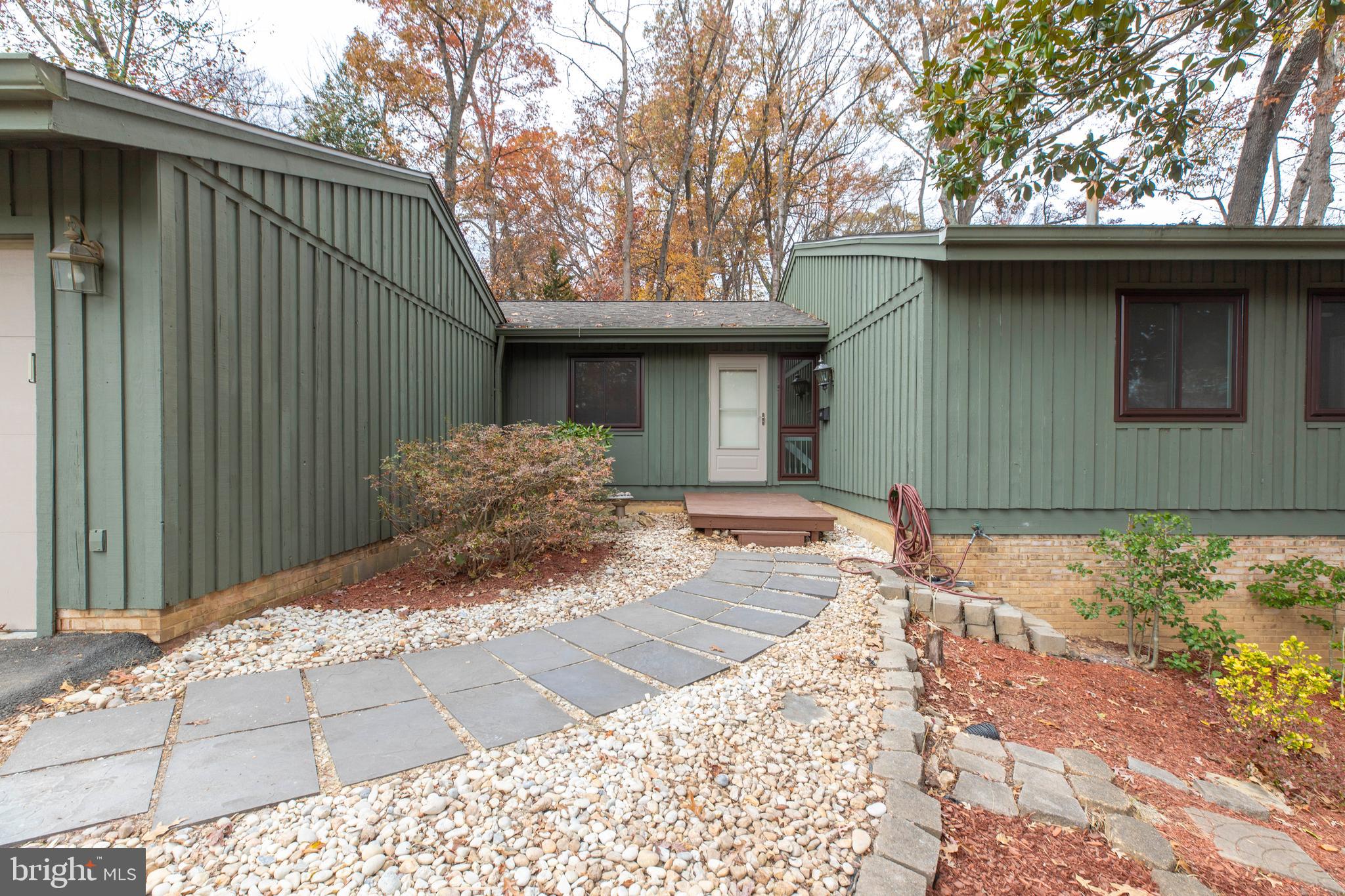 4504 WAKEFIELD DRIVE