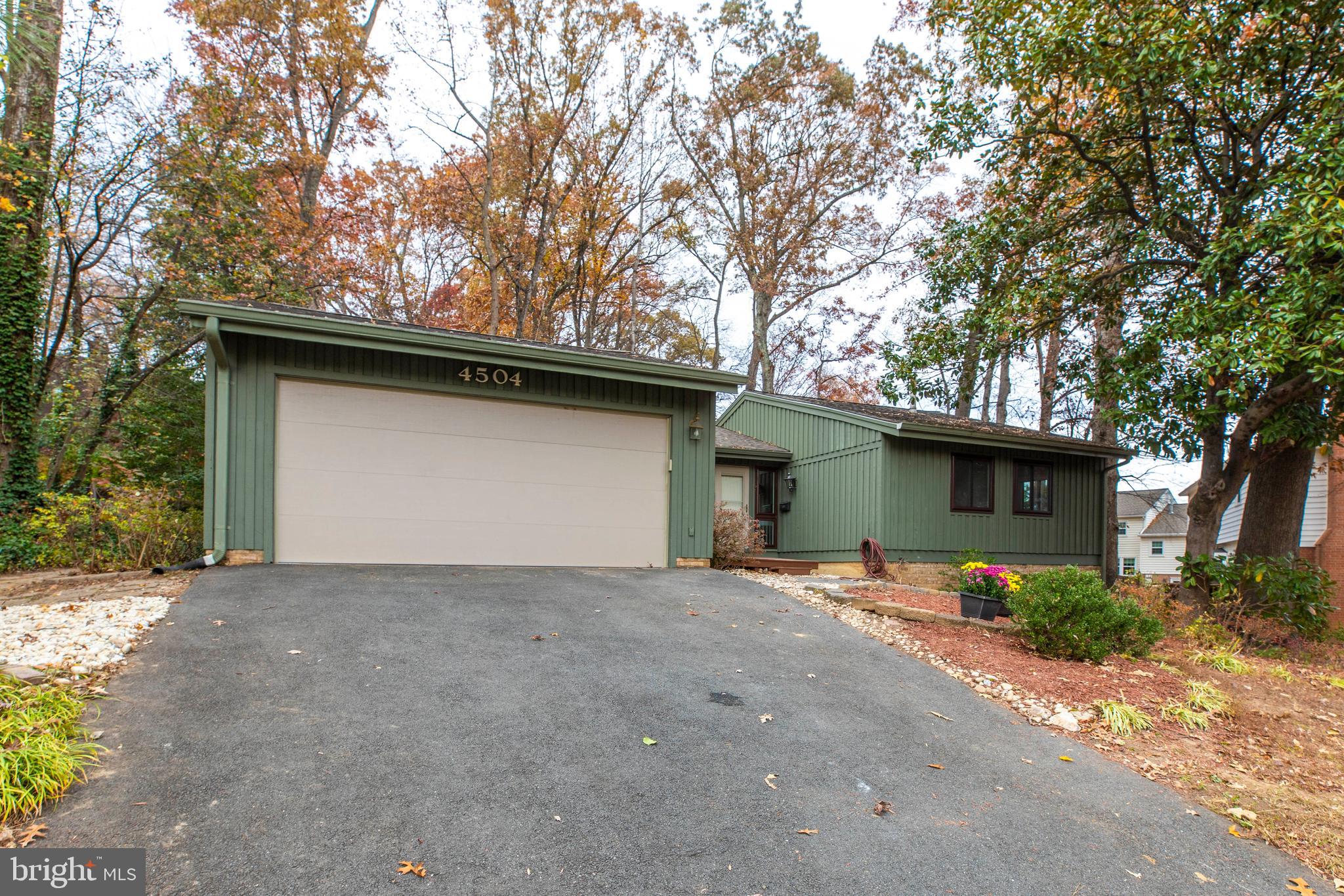 4504 WAKEFIELD DRIVE