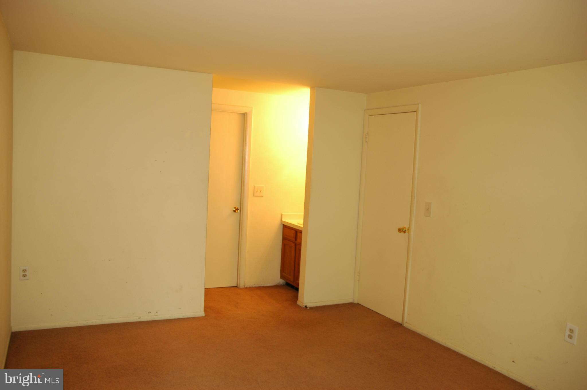 FARMINGDALE - Residential