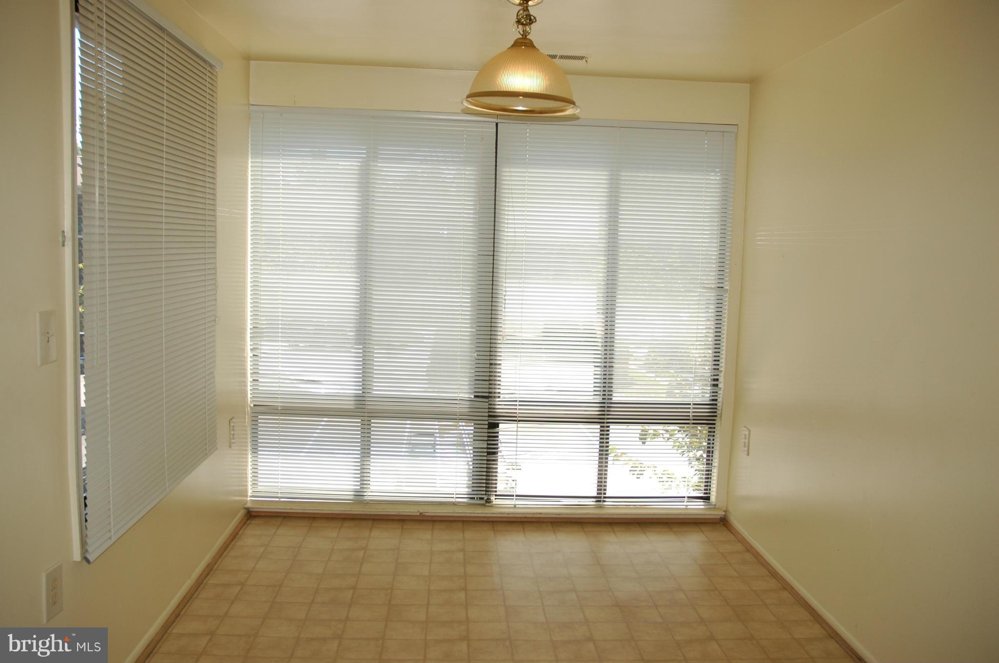 FARMINGDALE - Residential