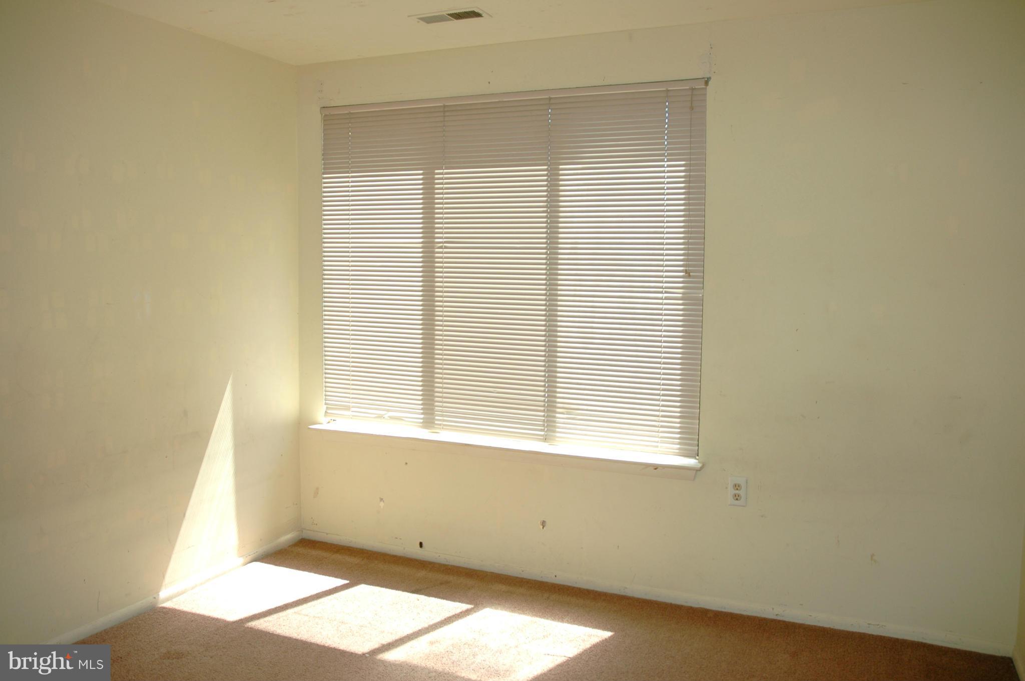 FARMINGDALE - Residential