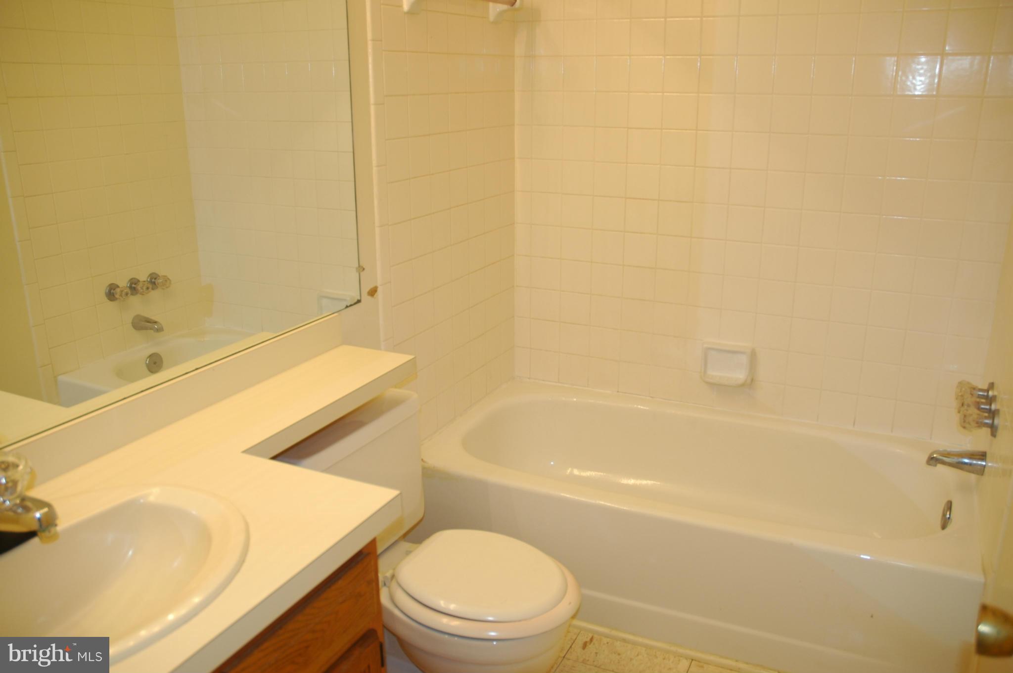 FARMINGDALE - Residential